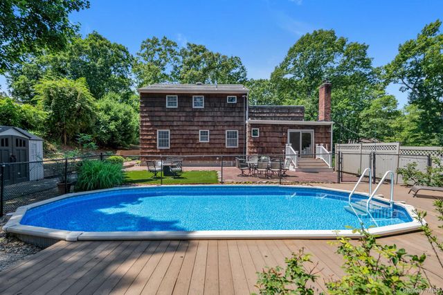 17 Broadview Avenue, Kings Park, NY 11754