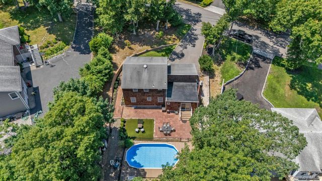 17 Broadview Avenue, Kings Park, NY 11754