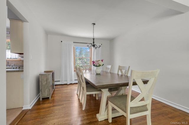 17 Broadview Avenue, Kings Park, NY 11754