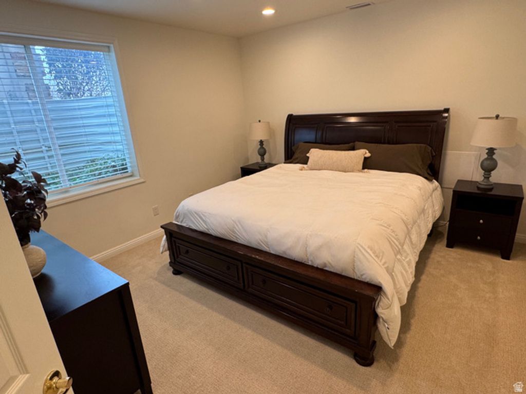 Image 18 of property listing at 14146 S SPYGLASS HILL DR, Draper, UT 84020