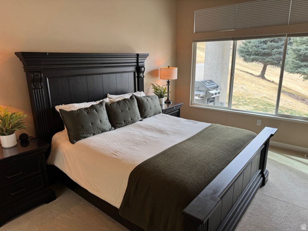 Image 9 of property listing at 14146 S SPYGLASS HILL DR, Draper, UT 84020