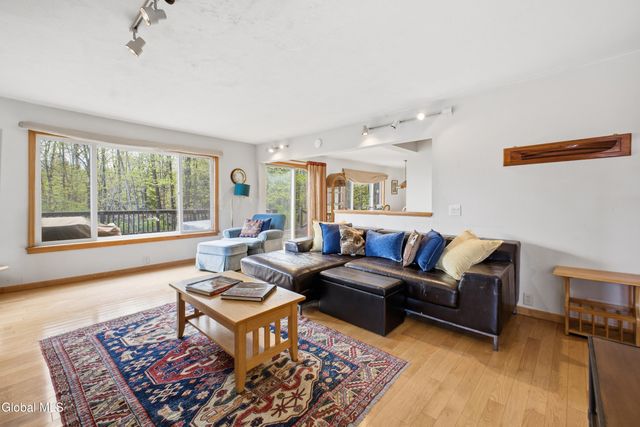 17 Dark Bay Lane, Queensbury, NY 12845