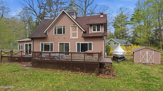 17 Dark Bay Lane, Queensbury, NY 12845