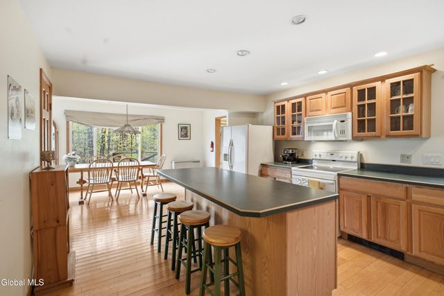 17 Dark Bay Lane, Queensbury, NY 12845
