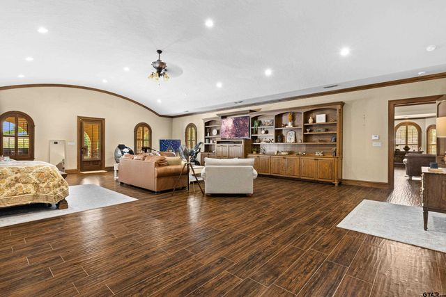 440 Susan Rd, Gladewater, TX 75647