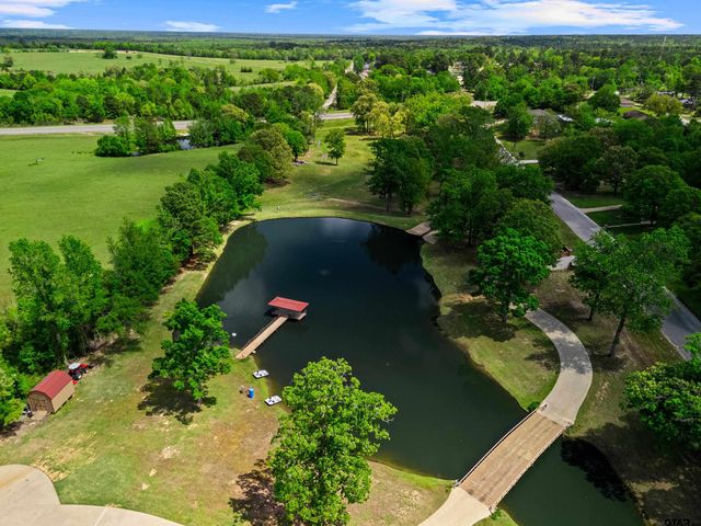 440 Susan Rd, Gladewater, TX 75647