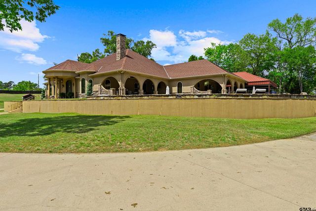 440 Susan Rd, Gladewater, TX 75647