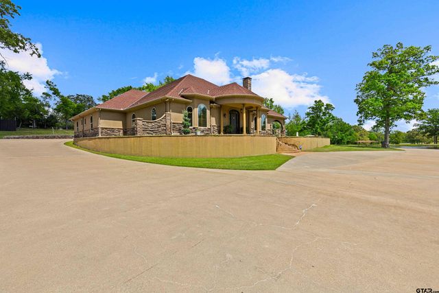 440 Susan Rd, Gladewater, TX 75647