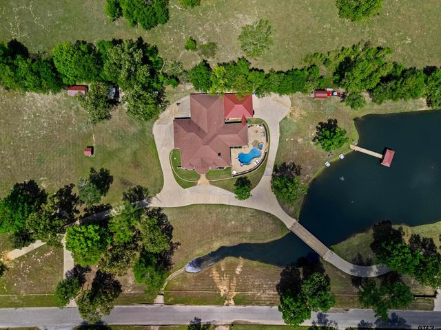440 Susan Rd, Gladewater, TX 75647