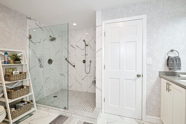 1001 Marina Dr 510, Quincy, MA 02171