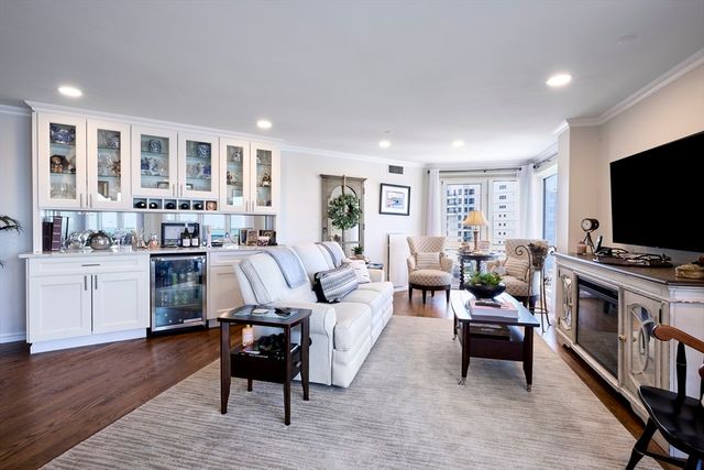1001 Marina Dr 510, Quincy, MA 02171