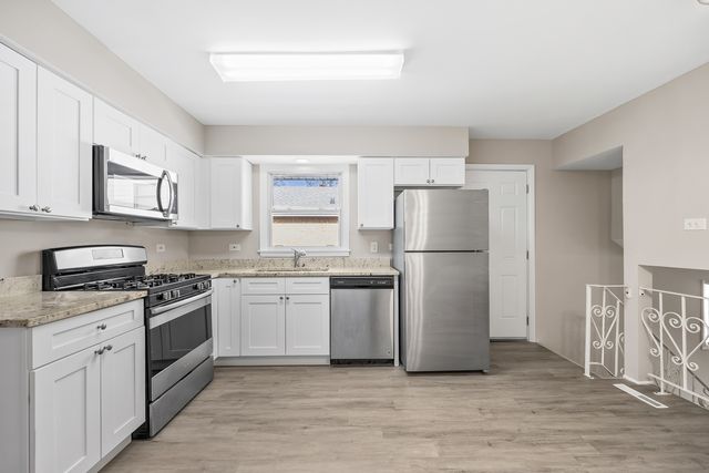 13601 Loomis Lane, Crestwood, IL 60418