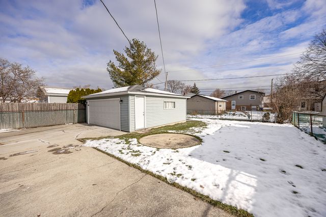 13601 Loomis Lane, Crestwood, IL 60418