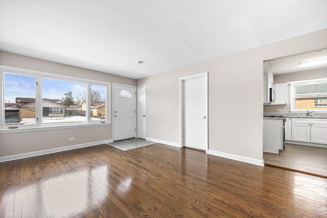 13601 Loomis Lane, Crestwood, IL 60418