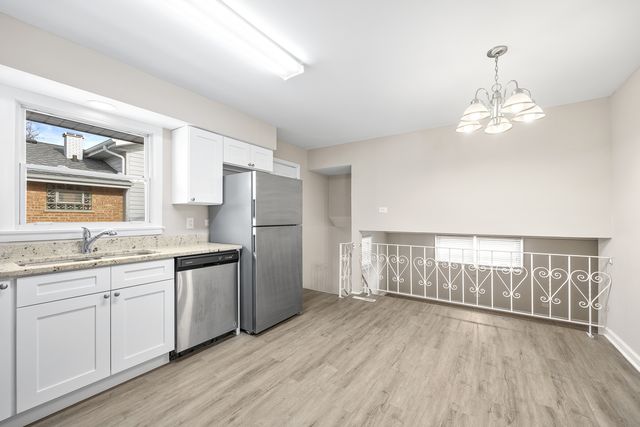 13601 Loomis Lane, Crestwood, IL 60418