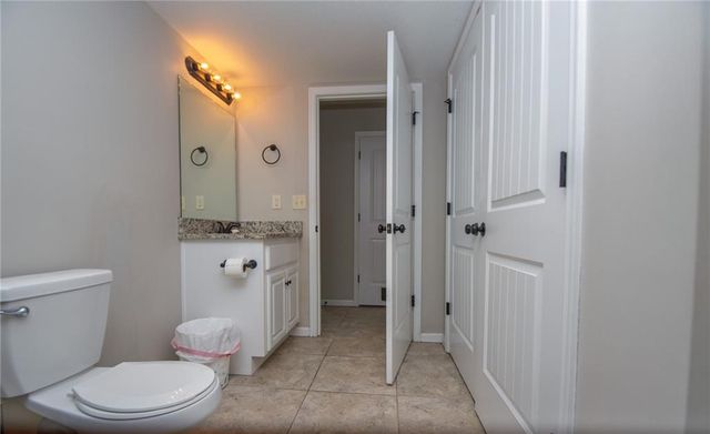 212 NE Greystone Way, Grain Valley, MO 64029