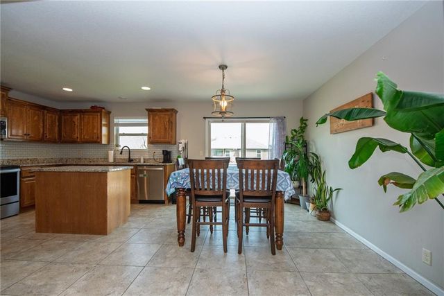 212 NE Greystone Way, Grain Valley, MO 64029