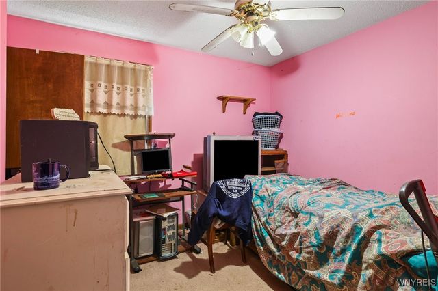 4400 Manor Lane, Hamburg, NY 14075