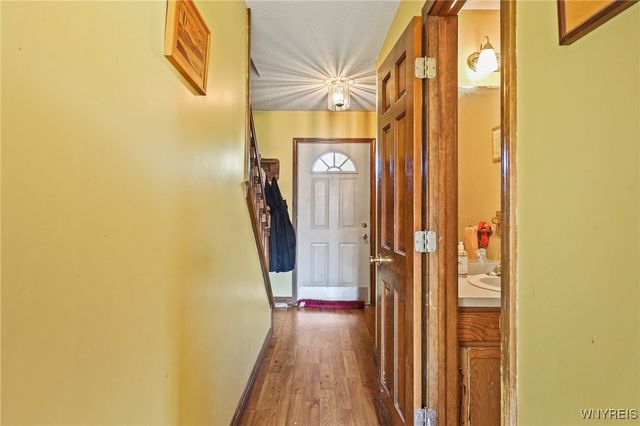 4400 Manor Lane, Hamburg, NY 14075