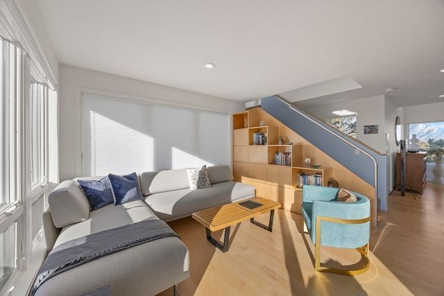 9 Thistlemore, Provincetown, MA 02657