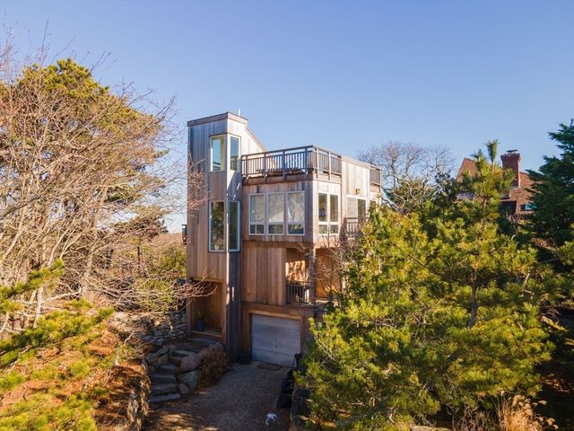 9 Thistlemore, Provincetown, MA 02657