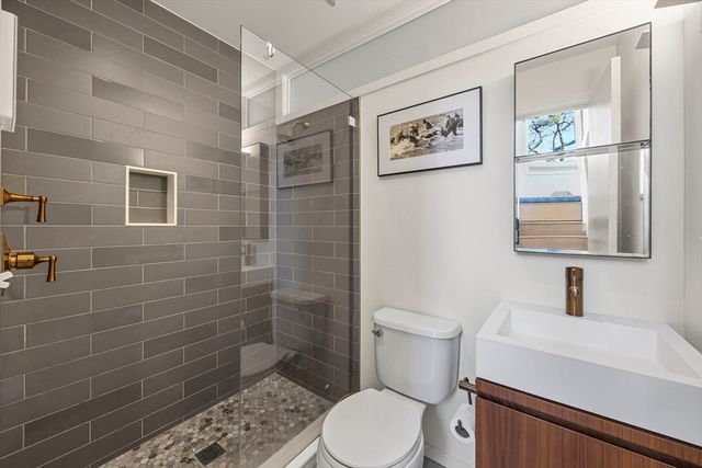 9 Thistlemore, Provincetown, MA 02657