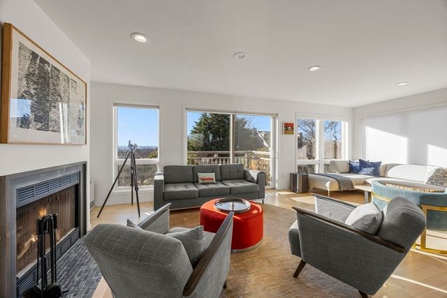 9 Thistlemore, Provincetown, MA 02657