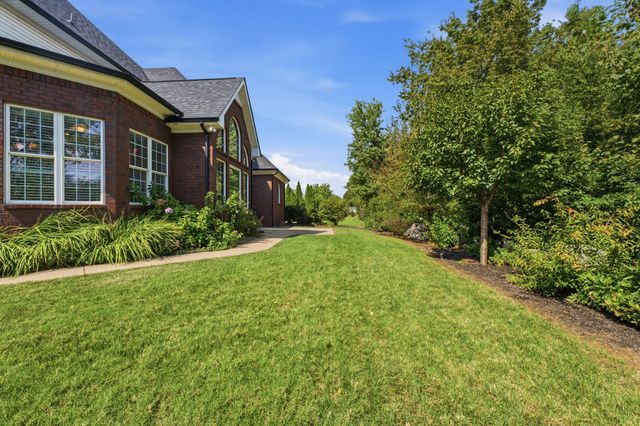 2292 Alexander Blvd, Murfreesboro, TN 37130