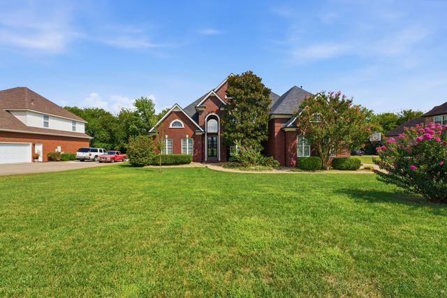 2292 Alexander Blvd, Murfreesboro, TN 37130