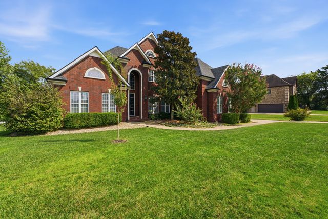 2292 Alexander Blvd, Murfreesboro, TN 37130