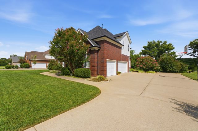 2292 Alexander Blvd, Murfreesboro, TN 37130