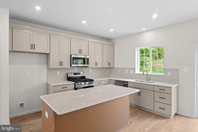 306 EAST SAWYER COURT, Royersford, PA 19468