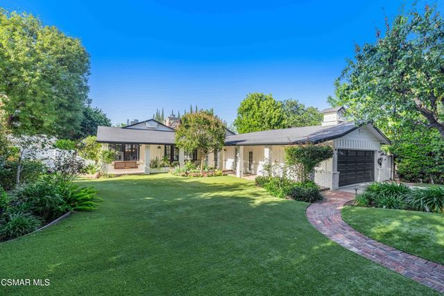 22661 Calvert Street, Woodland Hills, CA 91367
