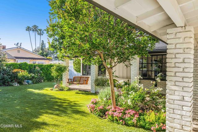 22661 Calvert Street, Woodland Hills, CA 91367