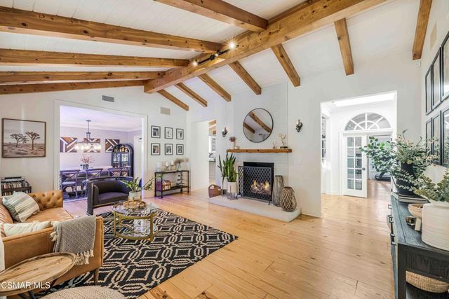 22661 Calvert Street, Woodland Hills, CA 91367