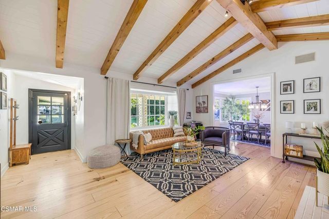 22661 Calvert Street, Woodland Hills, CA 91367