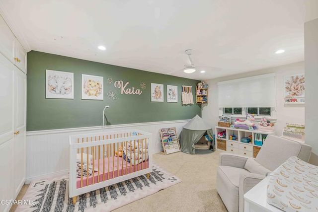 22661 Calvert Street, Woodland Hills, CA 91367