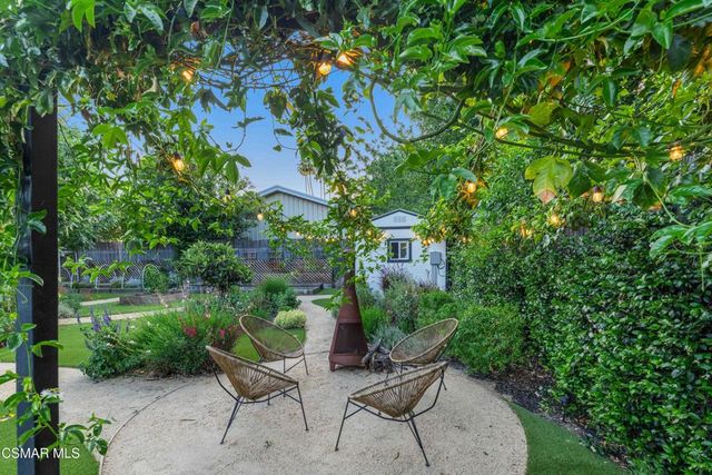 22661 Calvert Street, Woodland Hills, CA 91367