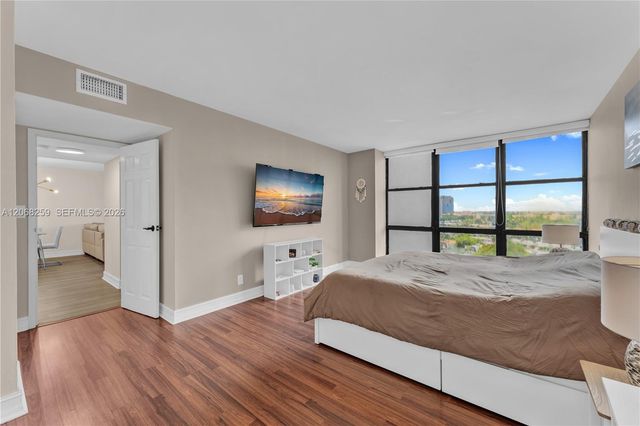 1000 Parkview Drive 1007, Hallandale Beach, FL 33009