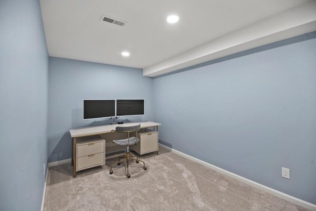 279 High Forest DRIVE, Cedarburg, WI 53012