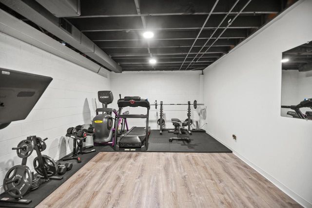 279 High Forest DRIVE, Cedarburg, WI 53012