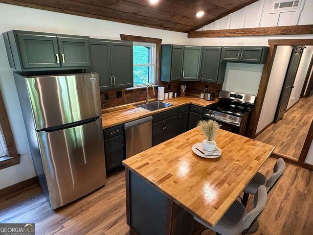 2380 Murphy Highway, Mineral Bluff, GA 30559