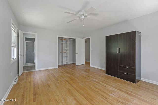 859 Hereford Way, Niskayuna, NY 12309