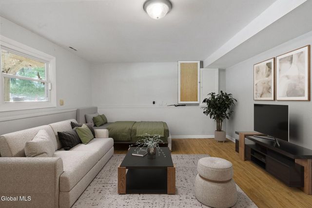 859 Hereford Way, Niskayuna, NY 12309