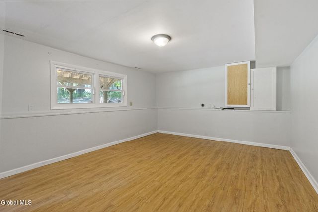 859 Hereford Way, Niskayuna, NY 12309