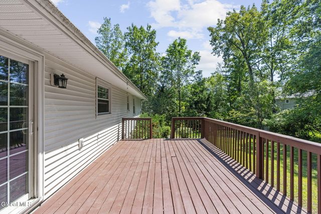 859 Hereford Way, Niskayuna, NY 12309