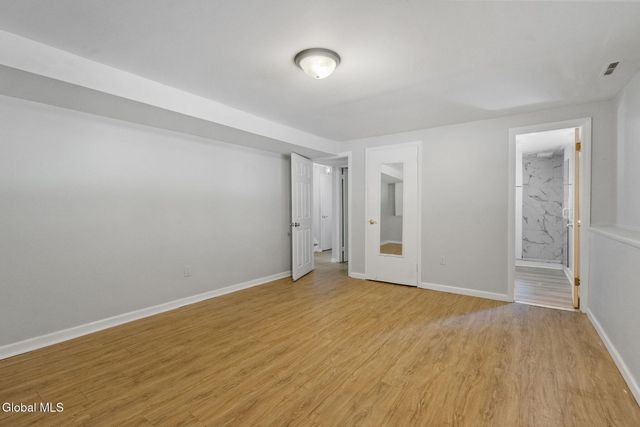 859 Hereford Way, Niskayuna, NY 12309