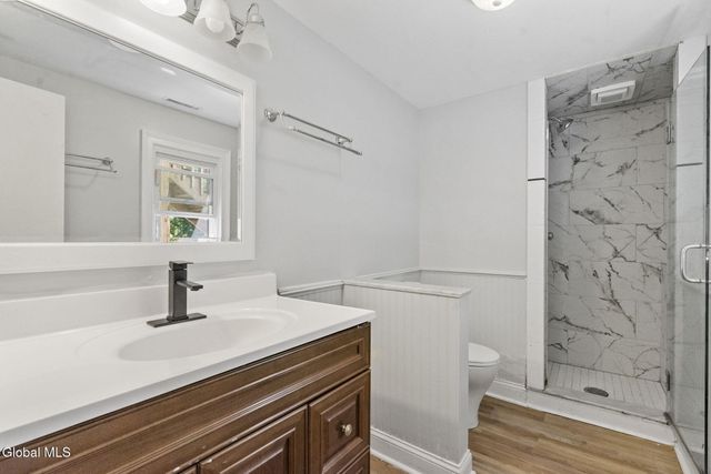 859 Hereford Way, Niskayuna, NY 12309