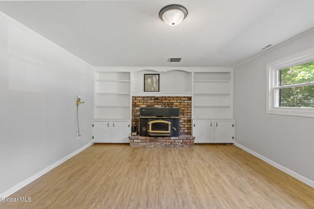 859 Hereford Way, Niskayuna, NY 12309