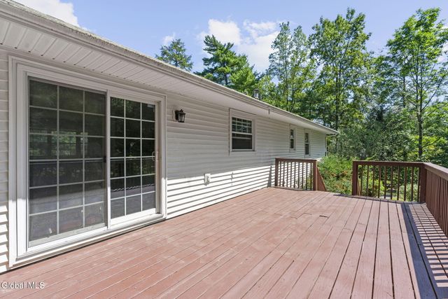 859 Hereford Way, Niskayuna, NY 12309